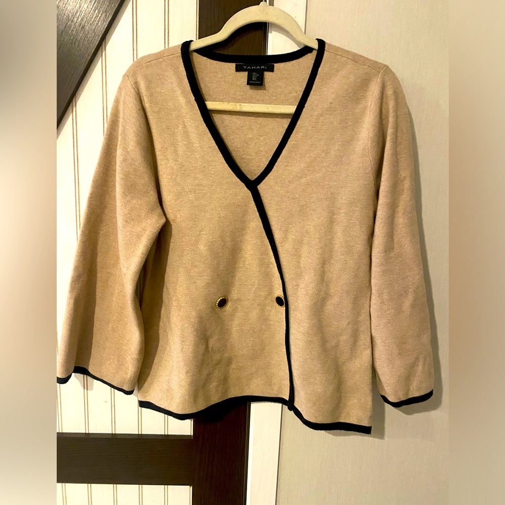 Tahari Viscose Blend Pullover Large Top‎ Tan With Black Trim Sweater Classy